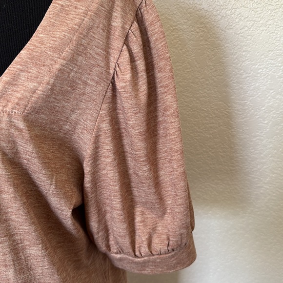 🌞Heathered light brown puff sleeve top - Picture 3 of 3